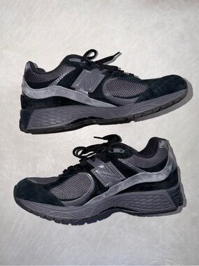 New Balance 2002R Sneakers